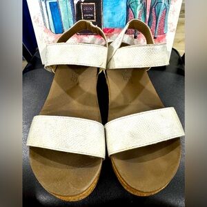 ✨ Corkys White Metallic Wedge Sandals – Size 8 ✨